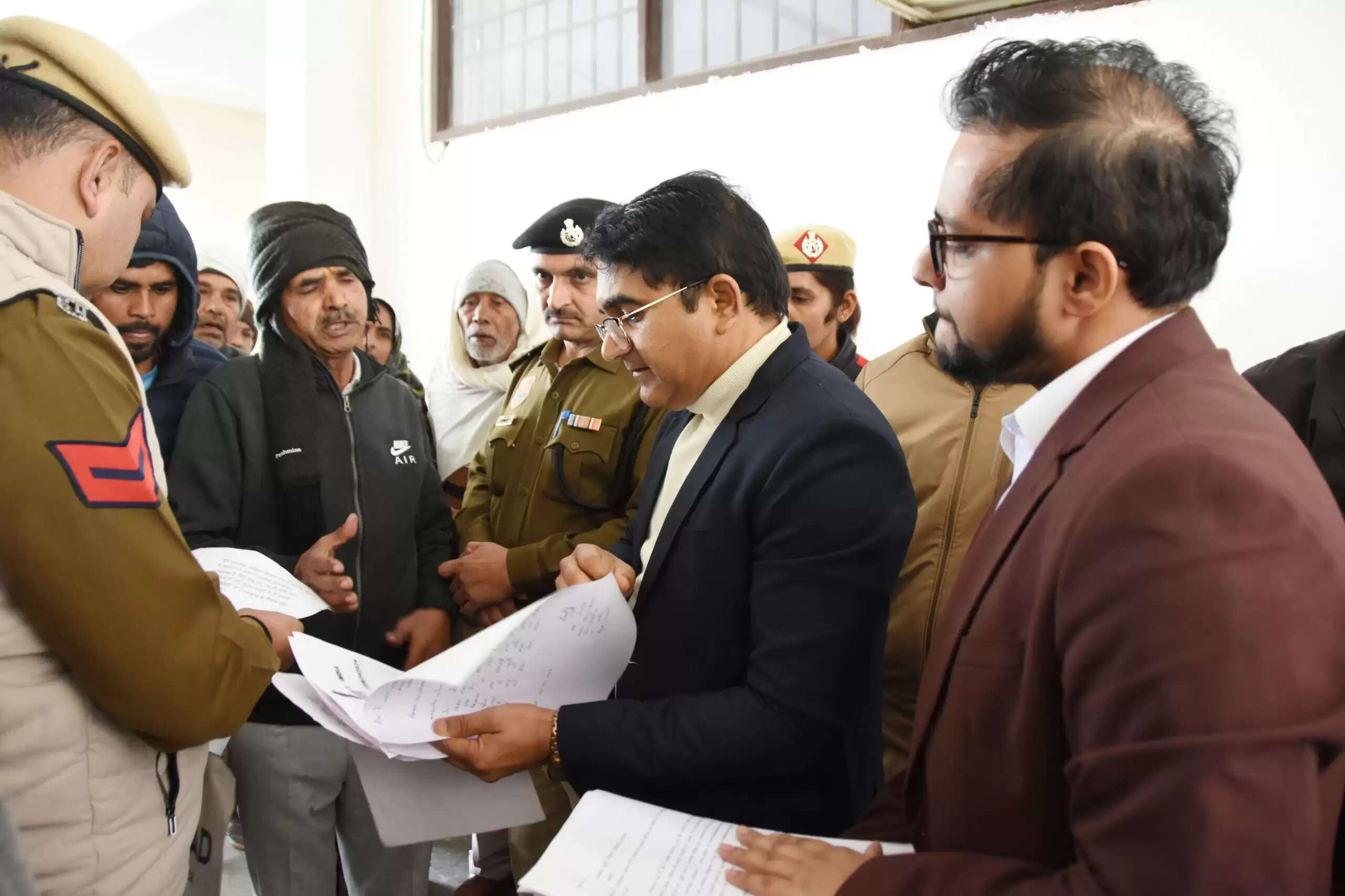 हथीन के जिला स्तरीय समाधान शिविर आई 55 शिकायतें