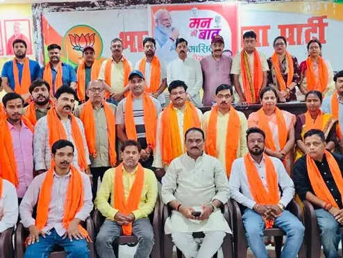 चुनावी तैयारी के साथ सुनें मन की बात : महानगर अध्यक्ष