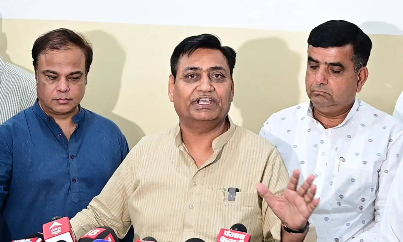 डोटासरा ने केंद्र सरकार को घेरा, संवैधानिक संस्थाओं के दुरुपयोग का लगाया आरोप
