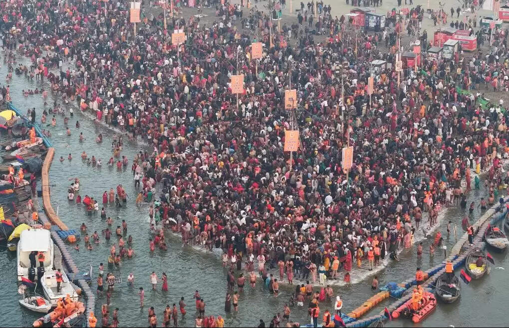 (लीड) मकर संक्रांति व एकादशी पर अयोध्या लेकर काशी व प्रयागराज में करोड़ाें भक्तों ने लगाई डुबकी, कल के लिए विशेष प्रबंध