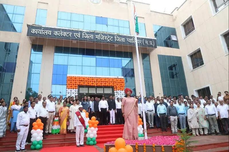 ग्वालियरः जिले में उत्साह, उमंग, हर्षोल्लास व धूमधाम से मना 80वाँ स्वतंत्रता दिवस