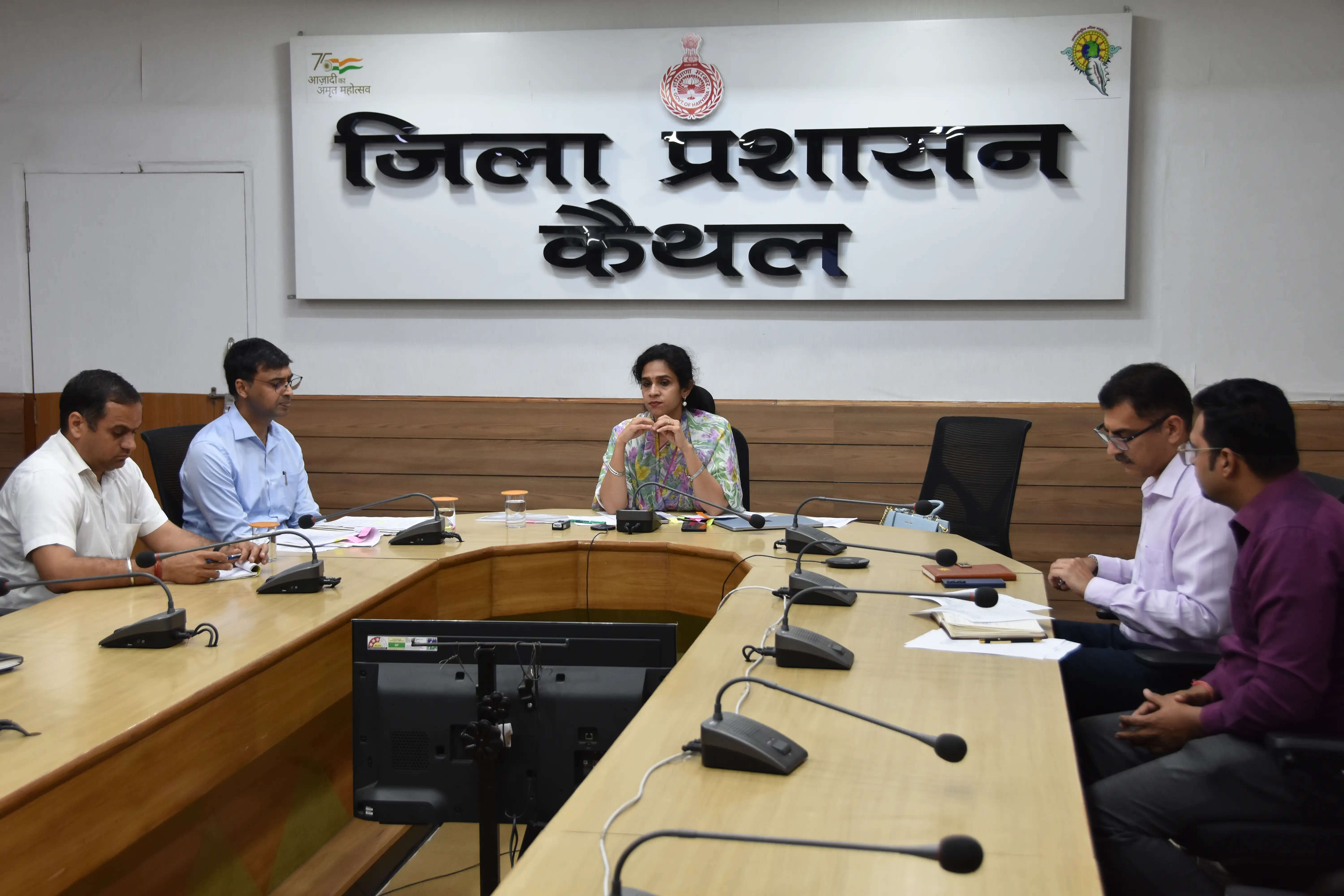 कैथल: गेहूं खरीद सीजन की व्यवस्थाओं काे लेकर डीसी ने ली अधिकारियाें की बैठक