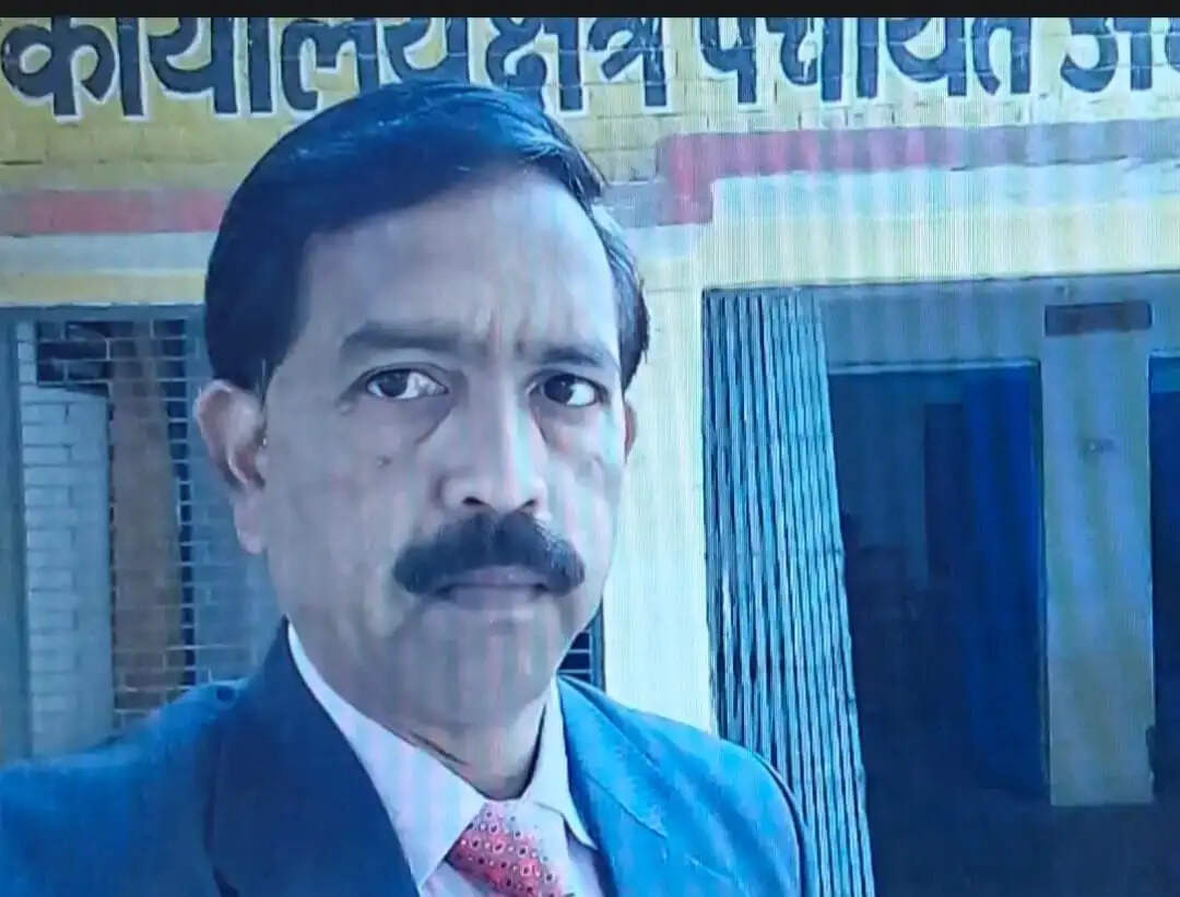 पेड़ से लटका मिला कृषि विभाग कर्मी का शव, जांच में जुटी पुलिस