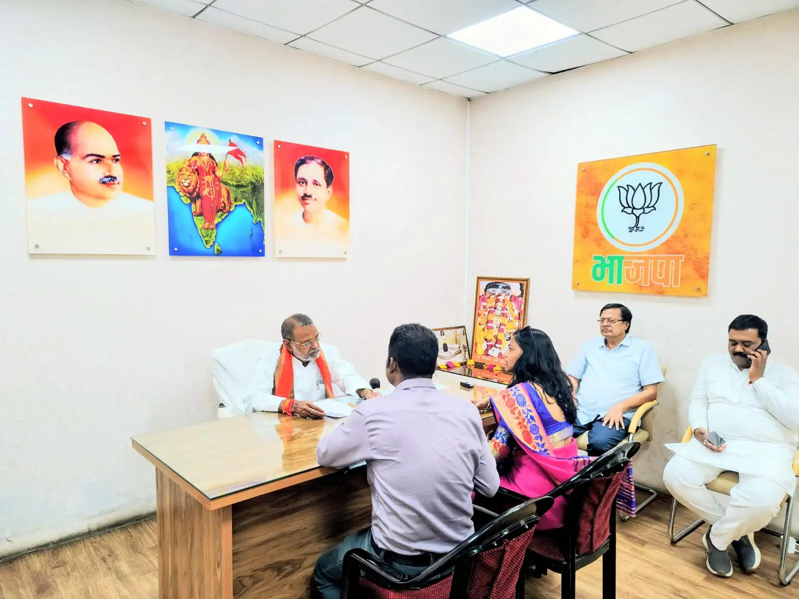 भाजपा प्रदेश कार्यालय में मंत्री नारायण सिंह कुशवाह&nbsp;ने कार्यकर्ताओं से किया संवाद, जनसमस्याओं के त्वरित समाधान पर जोर