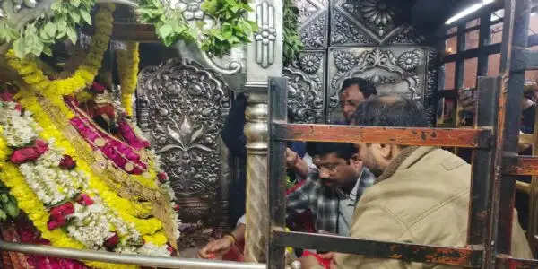 हर मंदिर को अयोध्या की तरह सजाएं, भगवान राम के आगमन का उत्सव मनाएं: नंदी