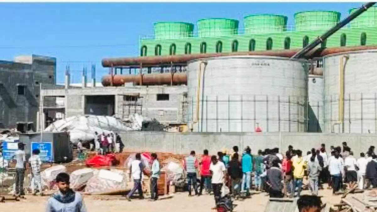 महाराष्ट्र के सोलर प्लांट में पानी का टैंक फटा, 3 मजदूरों की मौत