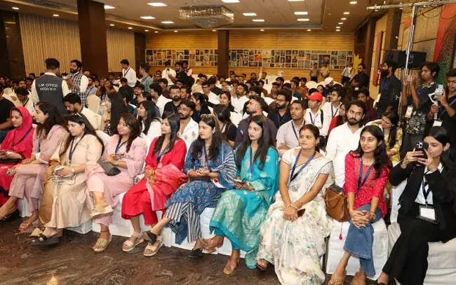 इंदौरः खेल एवं स्वास्थ्य विषयक कार्यशाला में युवाओं ने दिए व्यवहारिक एवं क्रियान्वयन योग्य सुझाव