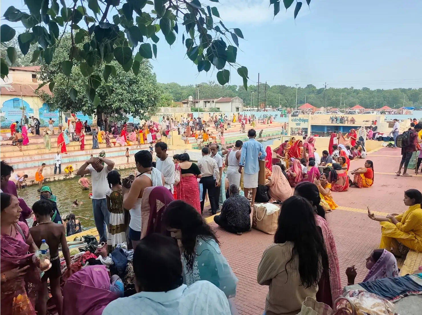 अनूपपुर: सोमवती अमावस्या पर अमरकंटक में उमड़ा आस्था का सैलाब, हजारों श्रद्धालुओं ने लगाई नर्मदा में डुबकी