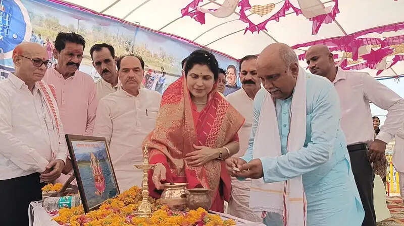 जल है जीवन का आधार, इसके संरक्षण में हर नागरिक की भागीदारी जरूरीः मंत्री कृष्णा गौर