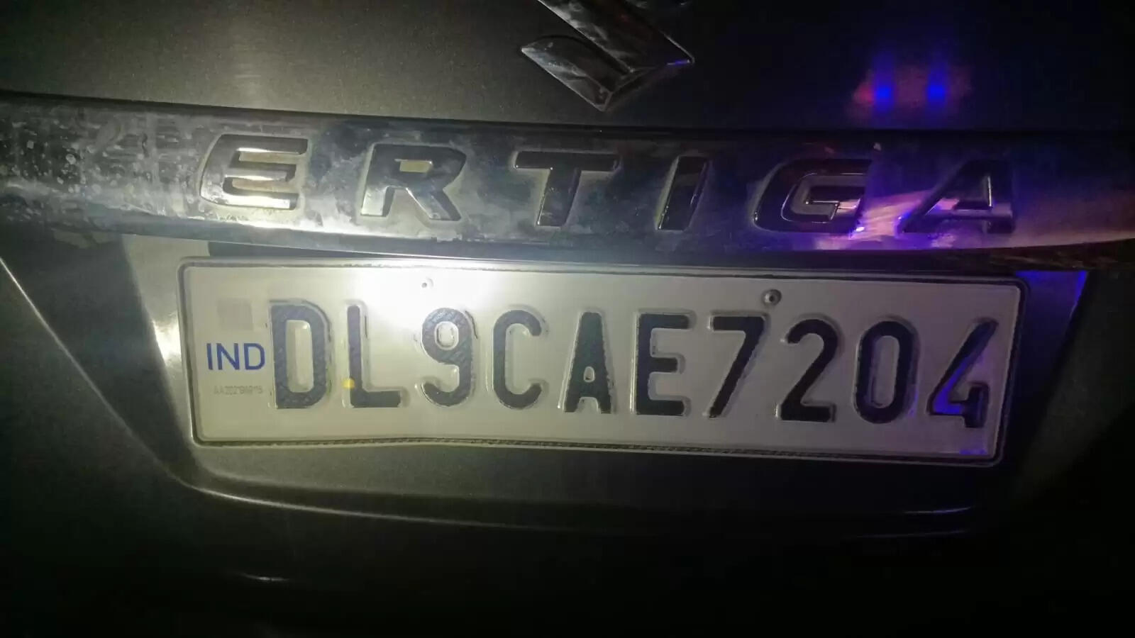 बाराबंकी: ट्रैक्टर-ट्रॉली और अर्टिगा कार में भीषण टक्कर, एक की मौत, एक गंभीर घायल