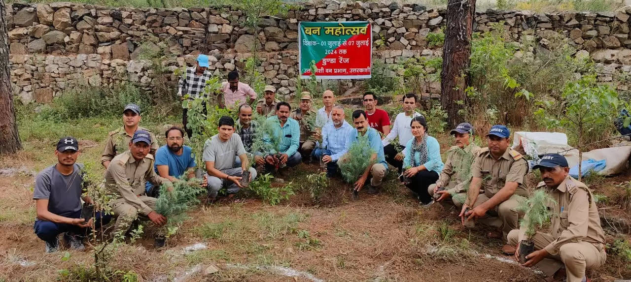 पौधरोपण के साथ शुरू हुआ वन महोत्सव सप्ताह