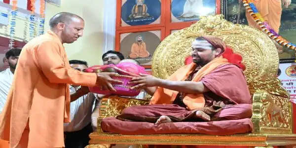 प्रयागराज महाकुंभ में भव्य व्यवस्था से पूरा विश्व चकित : जगद्गुरु शंकराचार्य विधुशेखर भारती