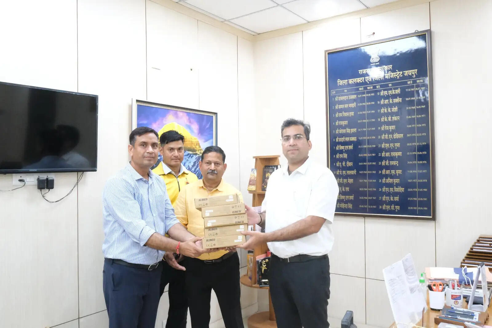 नागरिक सुरक्षा को मिली मजबूती: जिला कलक्टर ने प्रदान किए अत्याधुनिक बचाव उपकरण