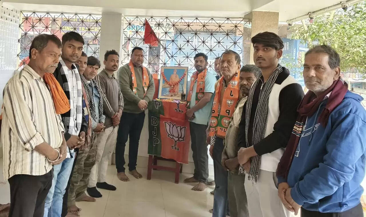 भाजपा झुग्गी झोपड़ी मंच ने स्वामी विवेकानंद की जयंती पर किया याद