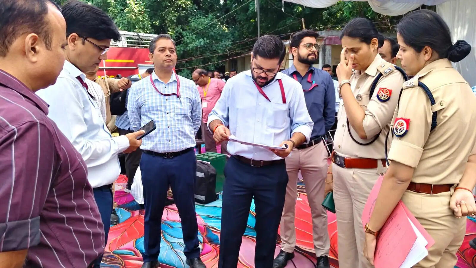 स्नातक एमएलसी चुनाव : 31 मतदान केंद्रों के लिए पोलिंग पार्टियां रवाना, जिले में 25,220 मतदाता करेंगे मतदान