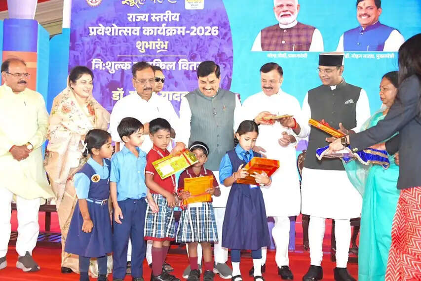 स्कूल चले हम अभियान बच्चों को शिक्षा व्यवस्था से जोड़ने का एक अभिनव प्रयास : मुख्यमंत्री डॉ. यादव