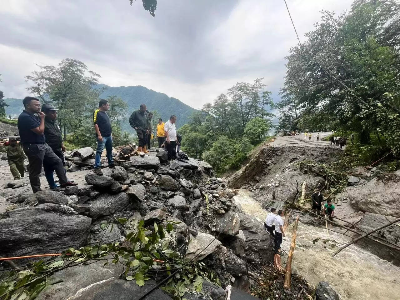 भारी बारिश और भूस्खलन से उत्तरी सिक्किम में 6 लोगों की मौत, 8 घर ध्वस्त