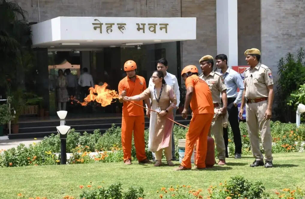 एचसीएम रीपा में एसडीआरएफ का लाइव रेस्क्यू डेमो : प्रशिक्षु अधिकारियों को दिए आपदा प्रबंधन के गुर