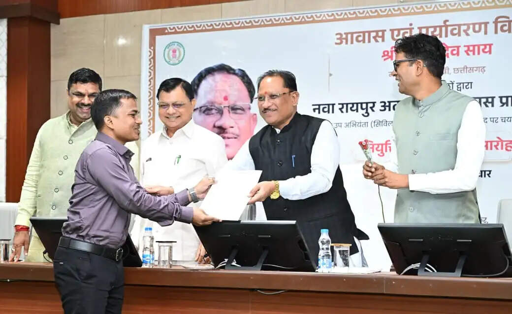 युवाओं को रोजगार, नागरिकों को सुगम सेवाएं और आधुनिक कौशल से जोड़ना हमारी प्राथमिकता : मुख्यमंत्री साय