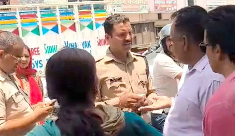 जल संस्थान के फैसले से भड़का जनाक्रोश, त्रिमूर्ति नगर-आनंद विहार में गहराया पेयजल संकट