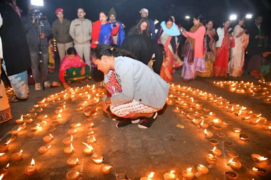 प्रधानमंत्री के स्वागत में गुवाहाटी में जले एक लाख दीये