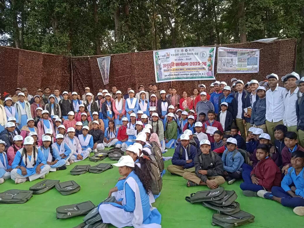अनूपपुर: धरती का दूत बनकर वनो की रक्षा करने का लें संकल्प- राकेश सिंह
