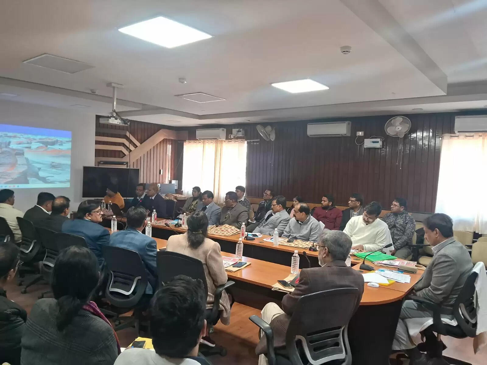 टीबी मरीजों की पहचान के लिए चलाएं अभियान : अजय