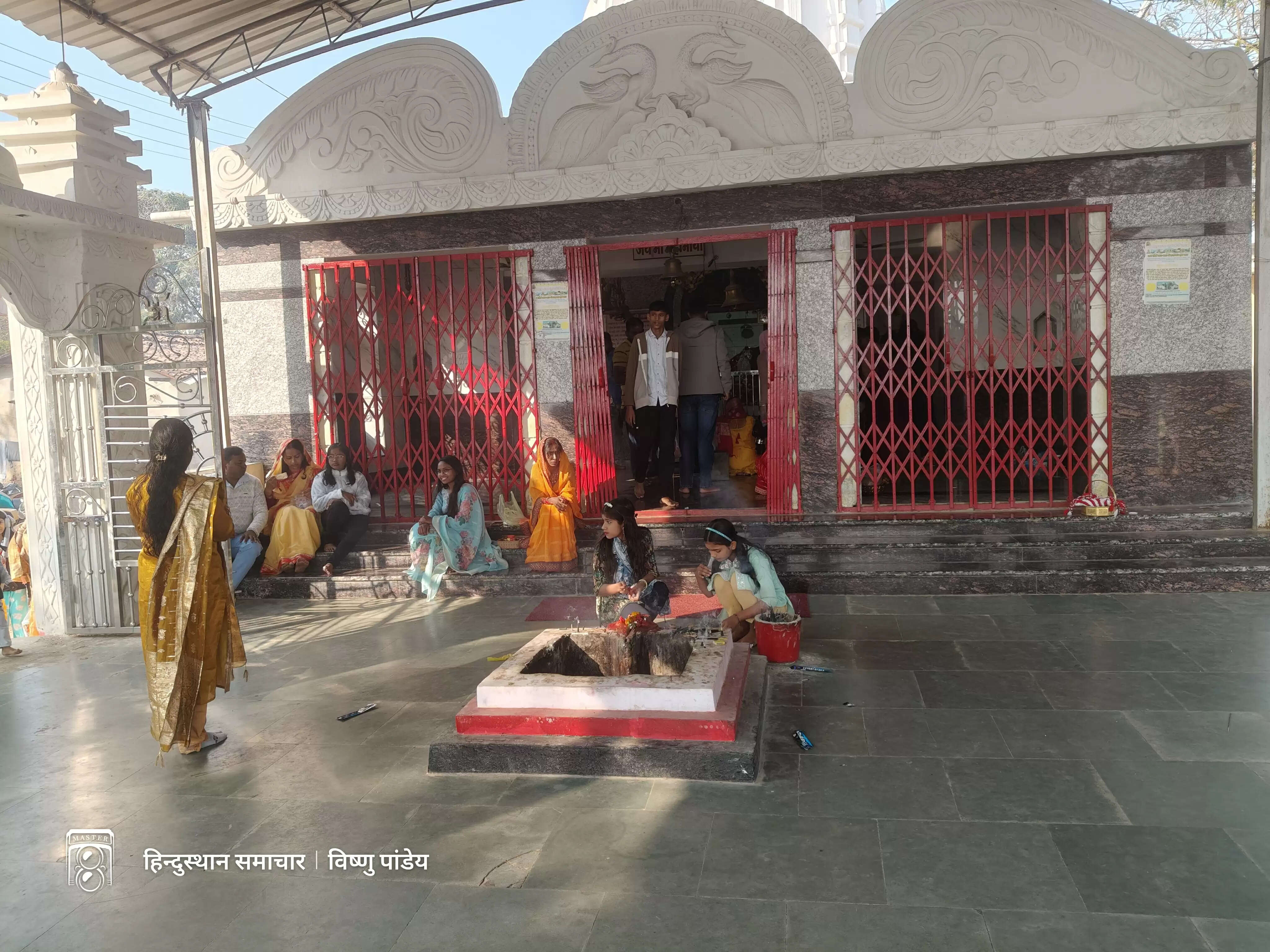 बलरामपुर : साल की पहली सुबह आस्था के नाम, रामानुजगंज के महामाया मंदिर में दर्शन को उमड़े श्रद्धालु