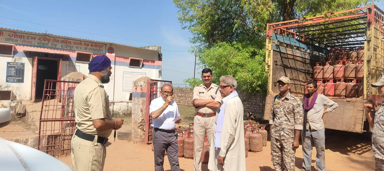 एजेंसियों पर पहुंचकर उपभोक्ताओं को दी समझाईश, एजेंसी संचालक और होटल संचालकों के साथ बैठक आयोजित