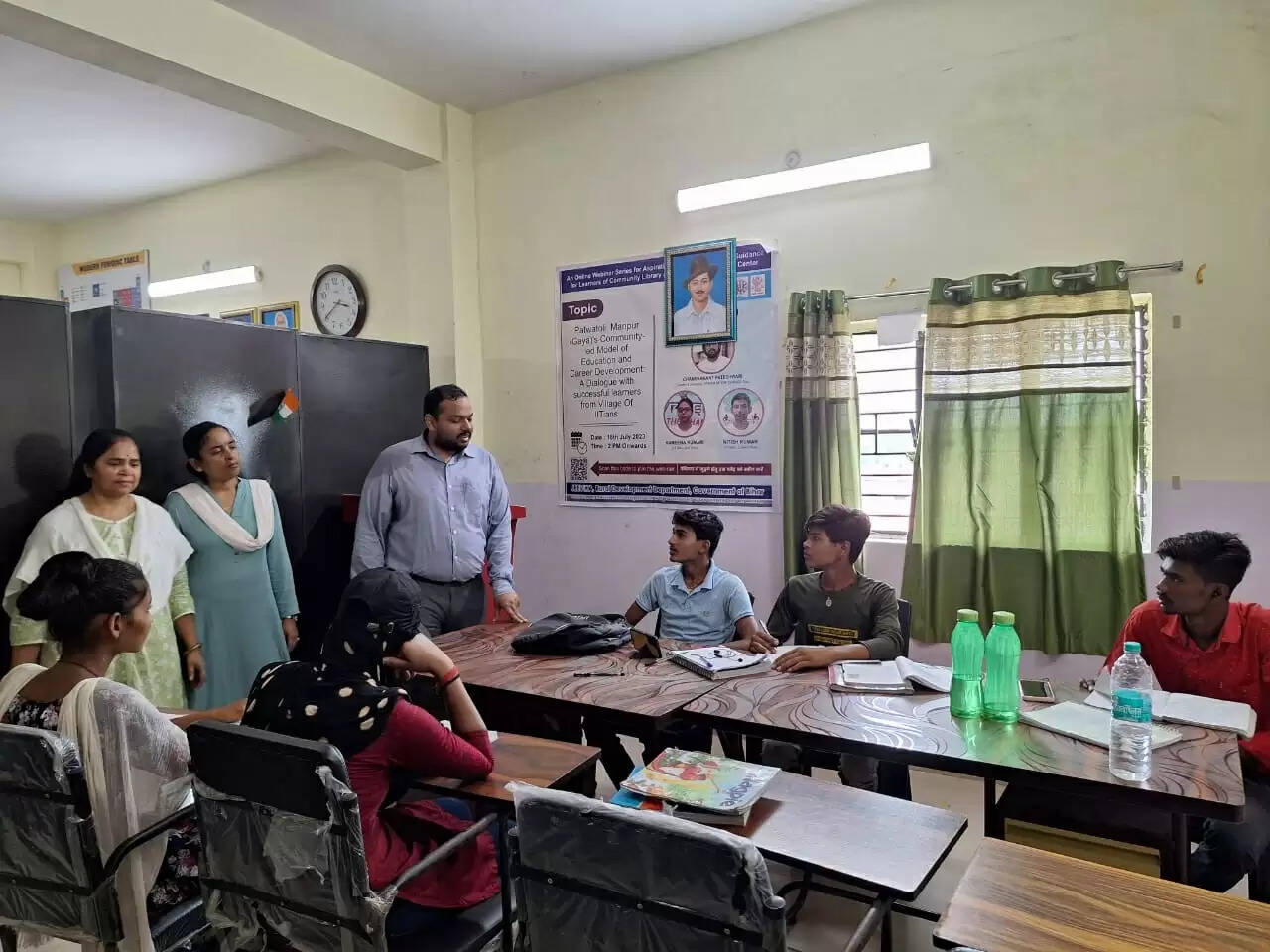 जिलाधिकारी ने सलखुआ प्रखंड सह अंचल का निरीक्षण कर आवश्यक निर्देश दिये