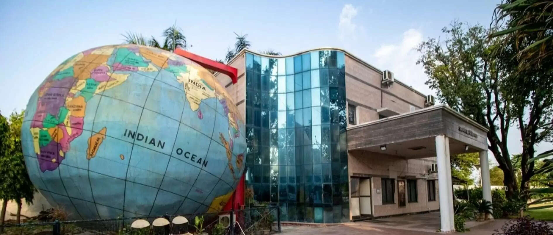 वर्ष-2026 में दो आशिंक और दो पूर्ण सूर्य ग्रहण