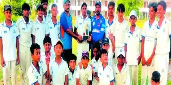 अंडर-12 क्रिकेट टूर्नामेंट : आरएसडी ब्लू ने आरएसडी रेड लाइन को 54 रन से हराया