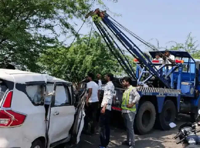 मप्र के रतलाम में दो सड़क हादसों में पंजाब और गुजरात के 4 लोगों की मौत, 8 घायल