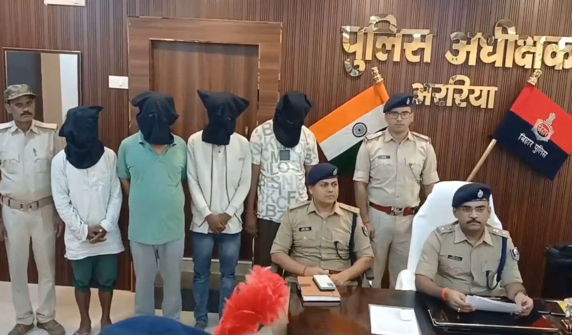 राष्ट्रीय खाद्य सुरक्षा योजना की चोरी की 44 बोरी चावल के साथ ट्रैक्टर जब्त,चार गिरफ्तार