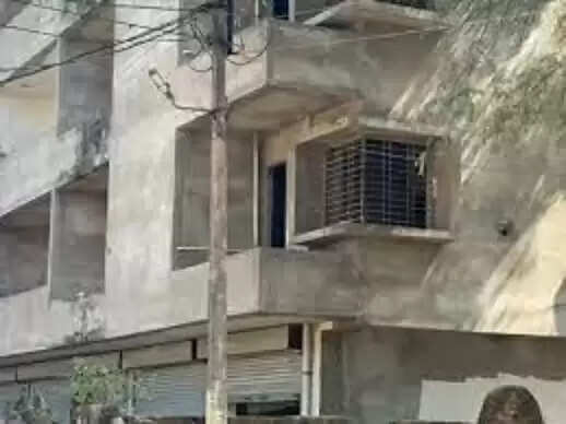 शहडोल&nbsp;में स्कूल जा रही नाबालिग से दुष्कर्म,&nbsp;आराेपित&nbsp;ने पूर्व मंत्री के निर्माणाधीन मकान में वारदात&nbsp;काे&nbsp;दिया&nbsp;अंजाम