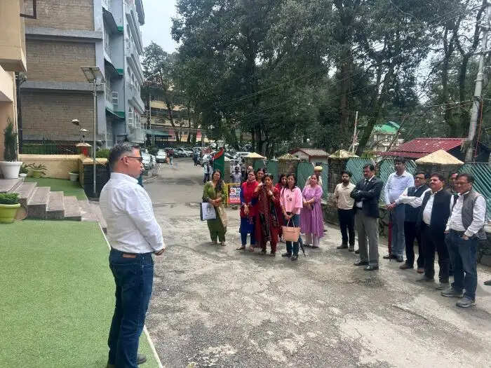 शिक्षक भर्ती विधेयक के विरोध में शिक्षक कल्याण संघ का प्रदर्शन, अकादमिक स्वायत्तता की रक्षा की उठाई मांग