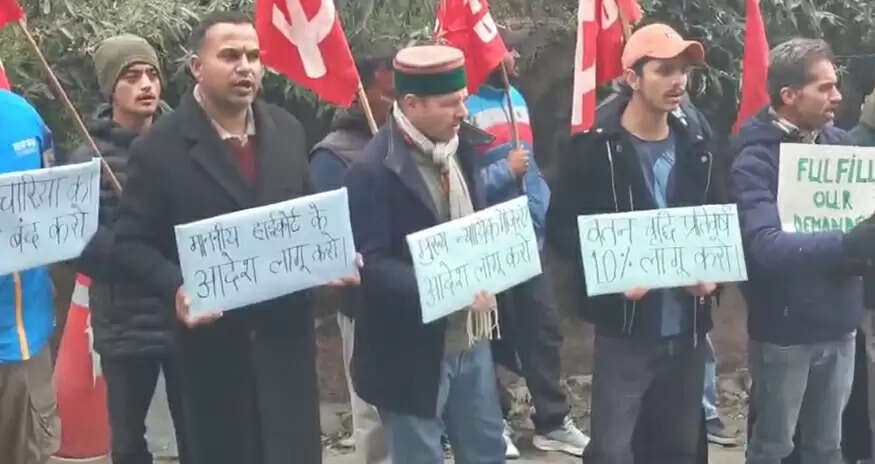 हिमाचल में एम्बुलेंस सेवाएं ठप, हड़ताल पर गए कर्मचारी