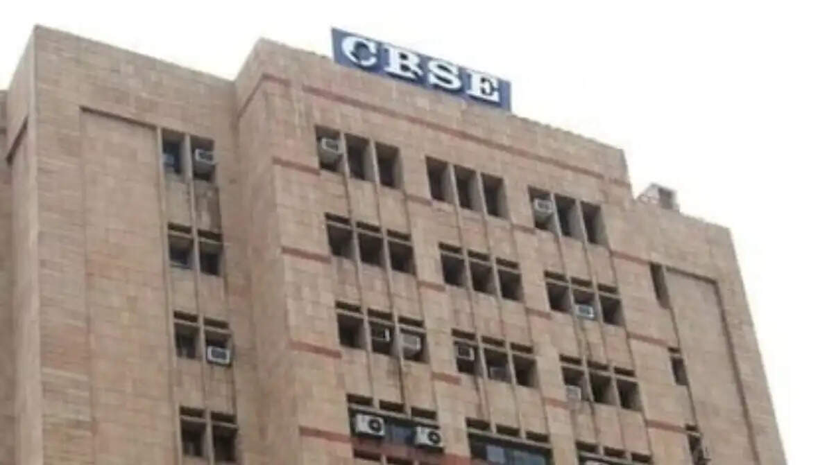 पश्चिम एशिया के सात देशों में सीबीएसई की कक्षा 12 की परीक्षाएं रद्द