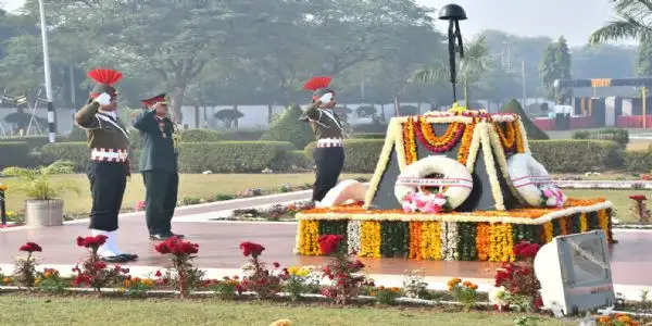 मथुरा : बसंतर दिवस पर बहादुर सैनिकों को अर्पित की गई श्रद्धांजलि