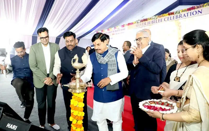 शिक्षा के विस्तार के साथ भारतीय संस्कृति से जुड़ाव आवश्यक : मुख्यमंत्री डॉ. यादव