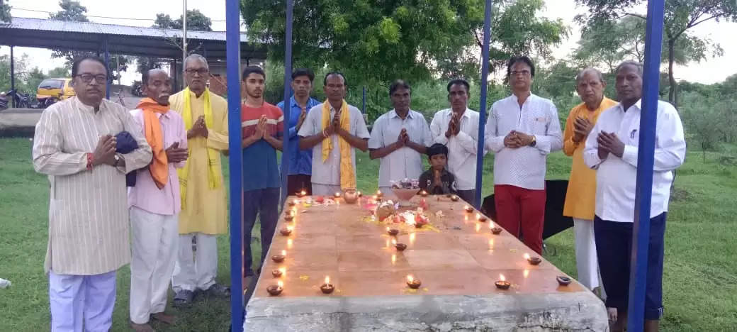 दिवंगत आत्माओं की शांति एवं सदगति के लिए की गई श्रद्धांजलि सभा