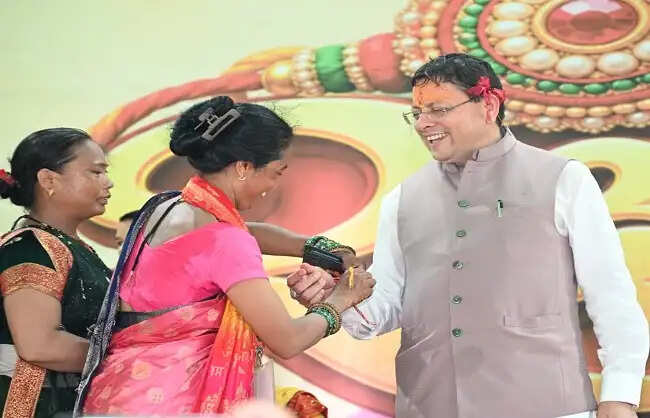 रक्षाबंधन पर मुख्यमंत्री धामी की बड़ी सौगात,60 वर्ष से महिलाओं को रोडवेज बसों में मुफ्त सफर