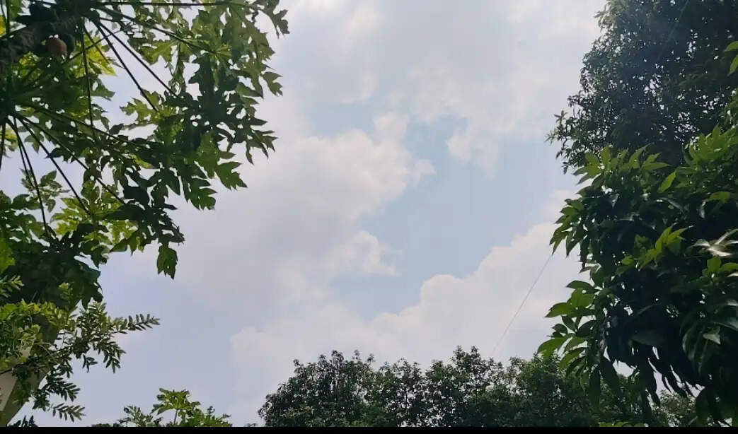 उत्तराखंड के देहरादून, नैनीताल समेत पांच जिलों में भारी बारिश का अलर्ट