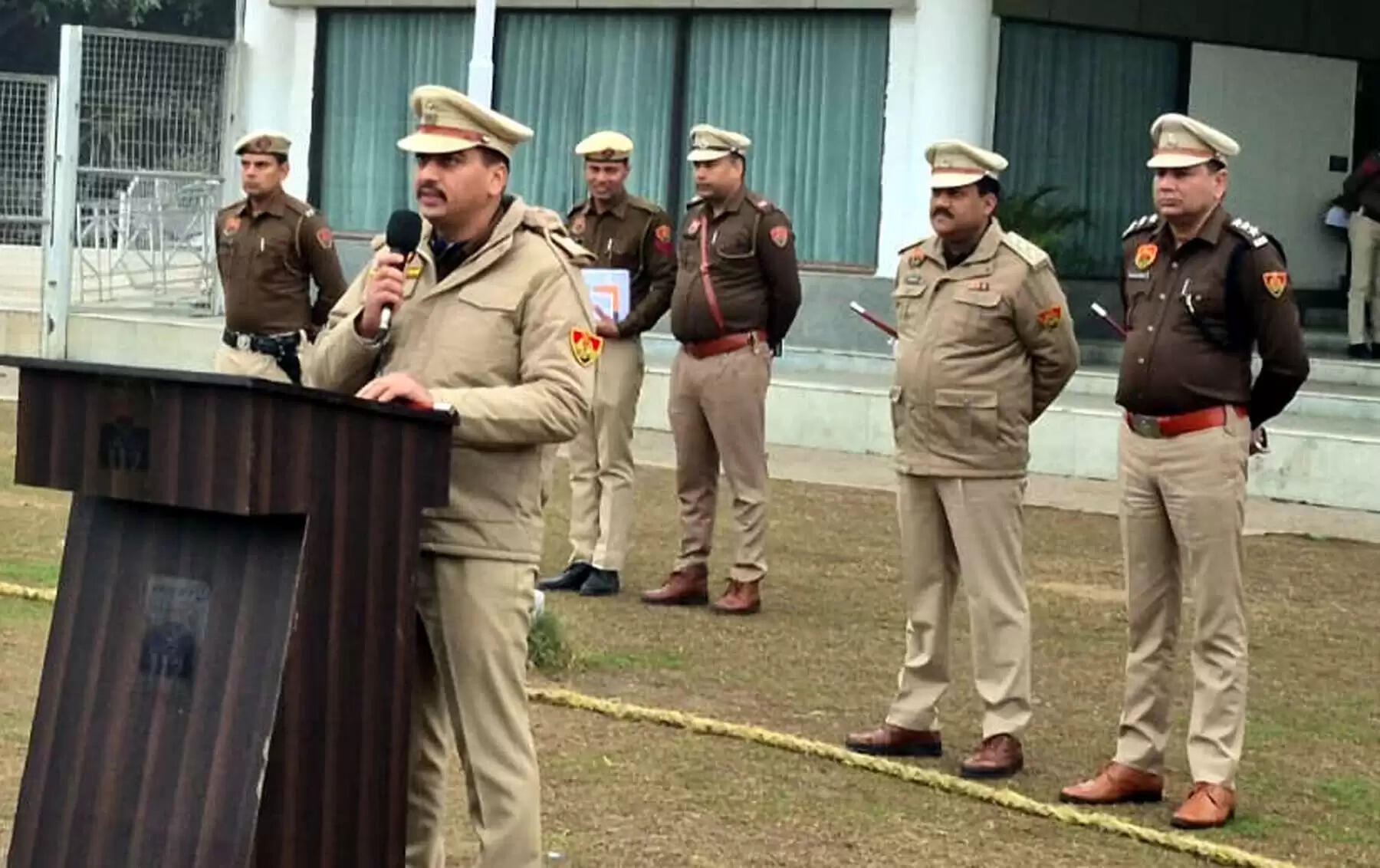 गुरुग्राम: जनरल परेड में पुलिस उपायुक्त यातायात ने दिए सख्त दिशा-निर्देश