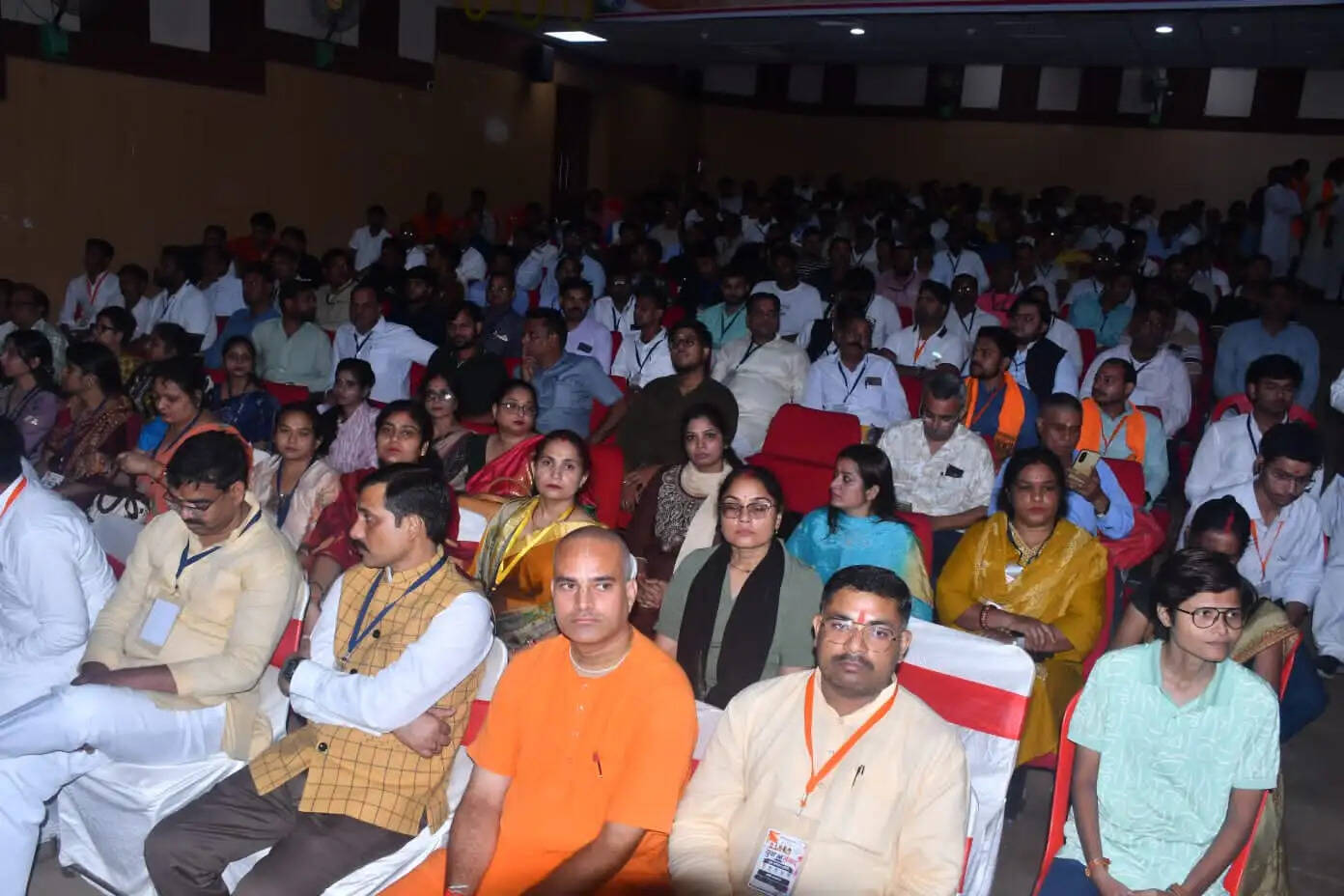 युवा रोजगार और व्यक्तिगत सफलता के साथ सामाजिक सरोकारों और नागरिक दायित्वों के प्रति भी रहें जागरूक : जे. नन्द कुमार