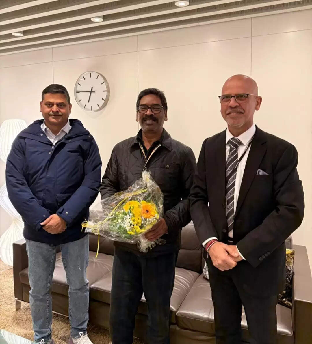 मुख्यमंत्री हेमंत सोरेन पहुंचे ज्यूरिख, विश्व आर्थिक फोरम में लेंगे हिस्सा