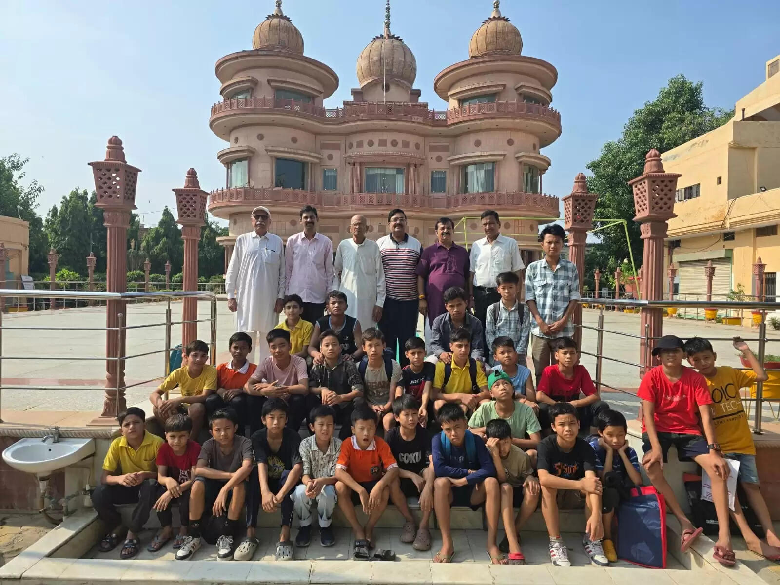 सिरसा: सिरसा पहुंचा पूर्वोत्तर राज्यों से आए बच्चों का दल