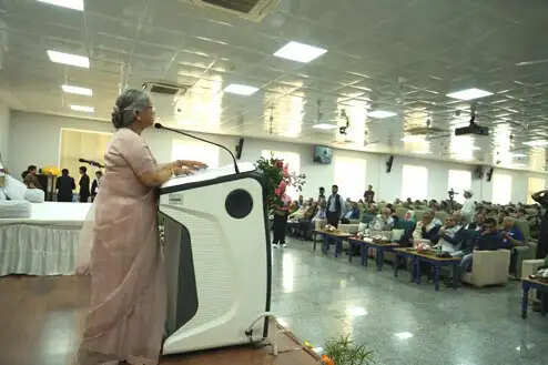 संपूर्ण विश्व में फैला है इलाहाबाद विश्वविद्यालय का परिवार : प्रो0 संगीता श्रीवास्तव