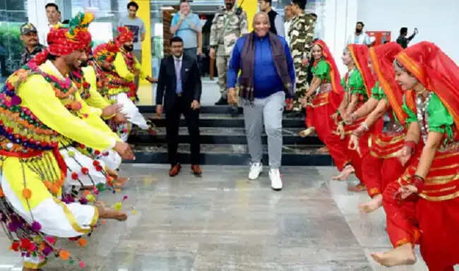 ब्रिक्स सम्मेलनः केन्द्रीय मंत्री शेखावत ने इंडोनेशिया और दक्षिण अफ्रीका के संस्कृति मंत्रियों के साथ की द्विपक्षीय बैठक