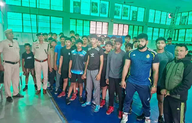 सोनीपत में खिलाड़ियों को नशा व साइबर ठगी से बचाव के तरीके बताए